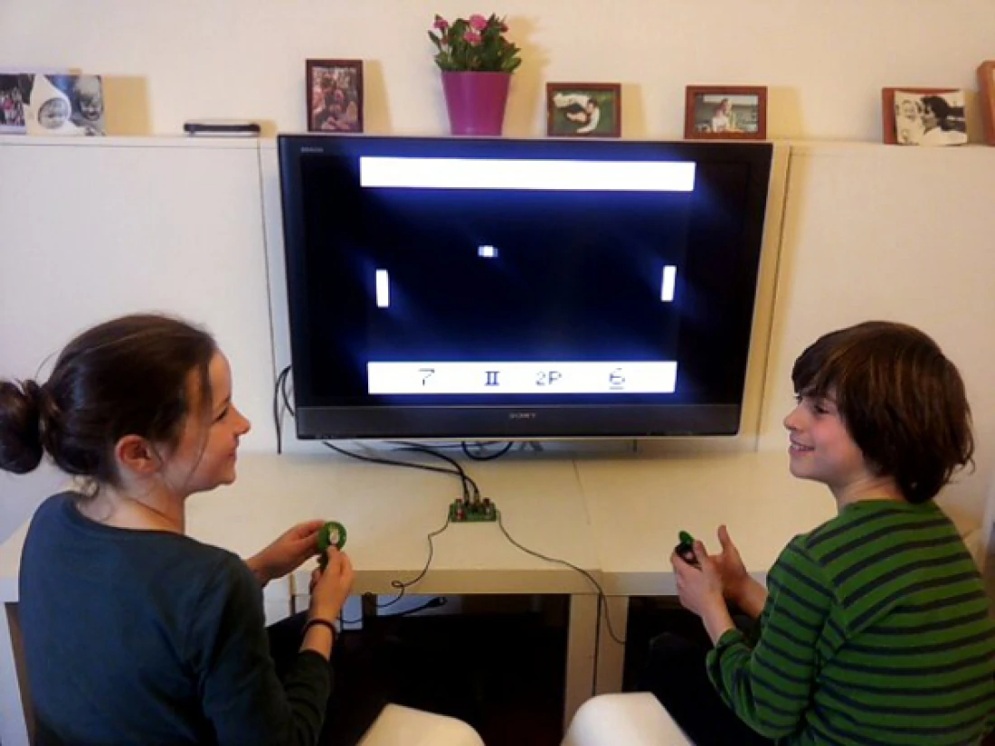 Tennis Spiel Ping Pong 2 weisse Balken Retro Game mit Schlägern Video Ausgang MK191 Velleman Bausatz WHADDA WSG191